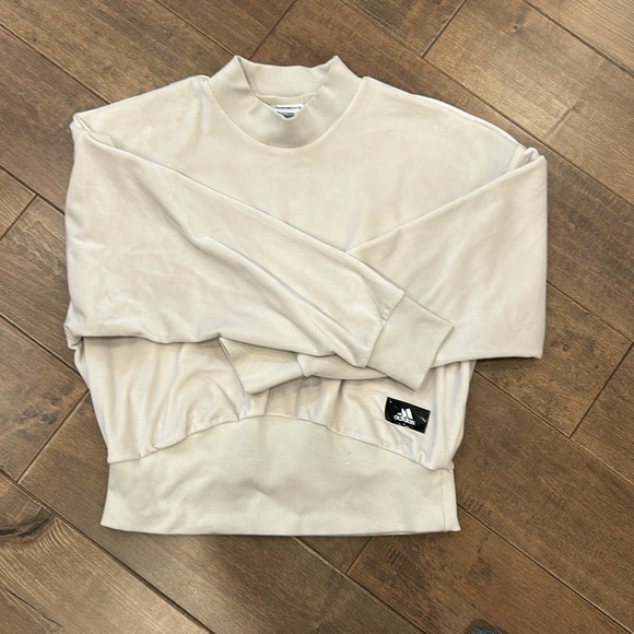 Adidas Soft Sweatshirt high elastic waste size medium - Picture 4 of 4